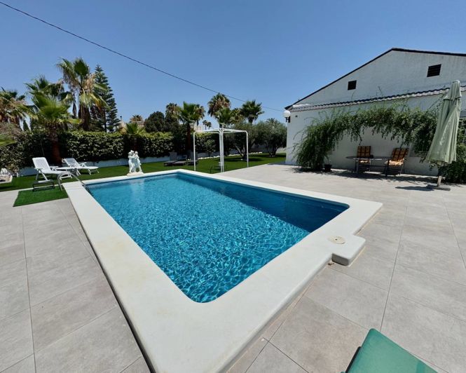 Image No.2-3 Bed Country Property for sale