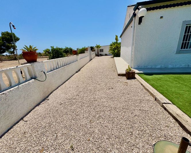 Image No.21-3 Bed Country Property for sale