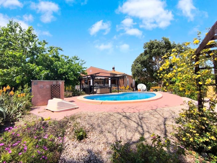 Image No.1-3 Bed Country Property for sale