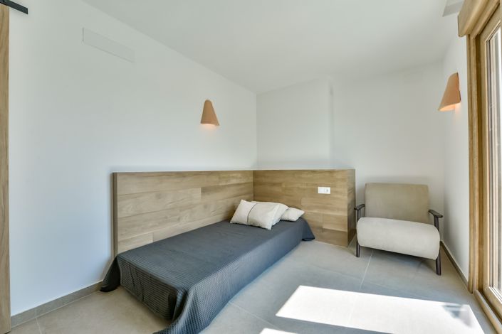 Image No.23-5 Bed Chalet for sale