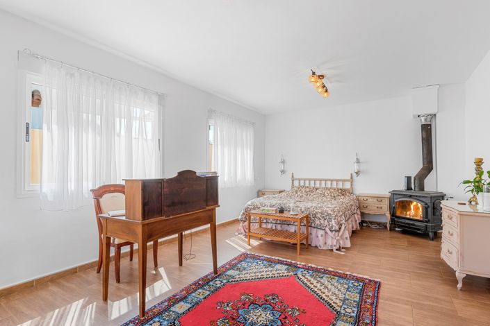 Image No.14-5 Bed Villa for sale