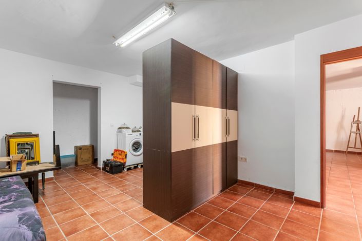 Image No.33-5 Bed Villa for sale