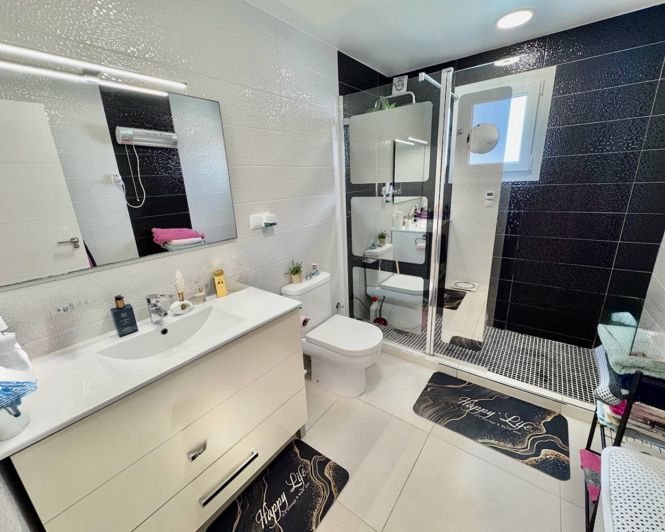 Image No.15-6 Bed Villa for sale