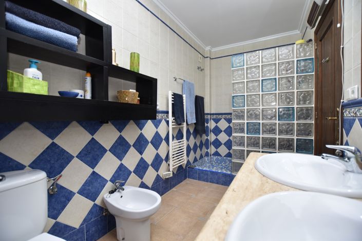 Image No.36-3 Bed Villa for sale