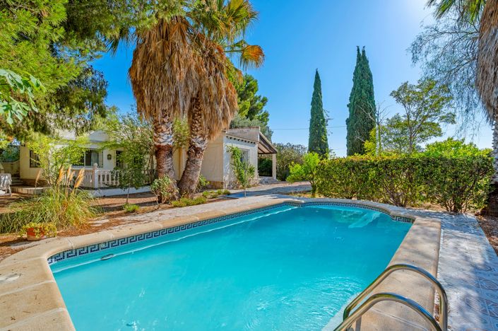 Image No.1-3 Bed Villa for sale