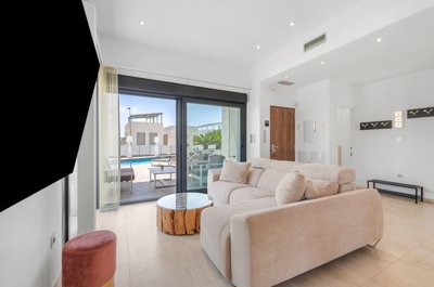 o1ivffhechrilv3q8ni7v1rgj44