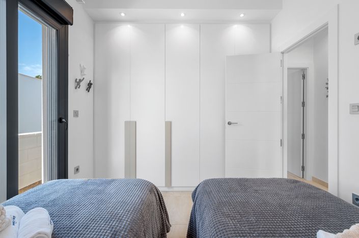 Image No.27-3 Bed Villa for sale