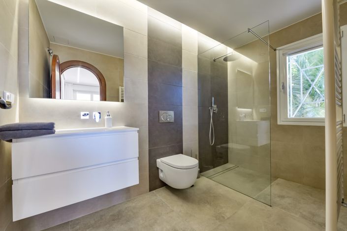 Image No.34-8 Bed Villa for sale