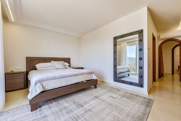 Image No.47-8 Bed Villa for sale