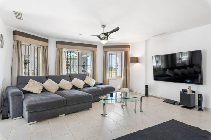 Image No.13-4 Bed Country Property for sale