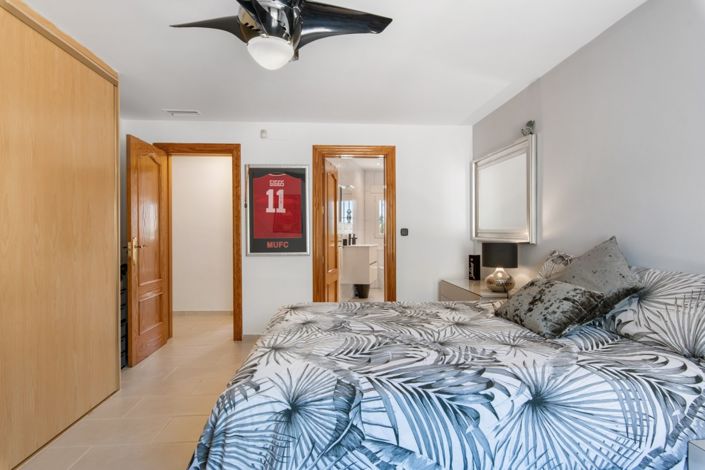 Image No.21-4 Bed Country Property for sale