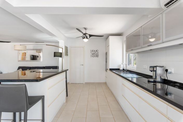 Image No.7-4 Bed Country Property for sale