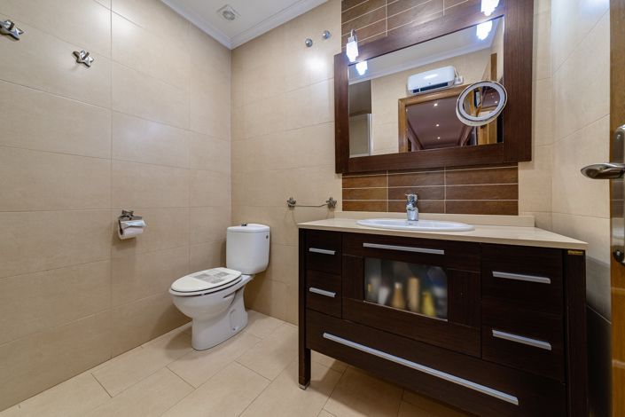 Image No.12-6 Bed Villa for sale