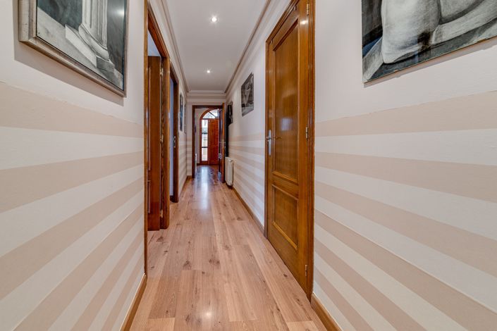 Image No.13-6 Bed Villa for sale