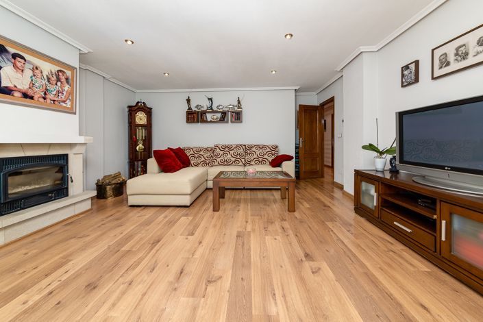 Image No.17-6 Bed Villa for sale