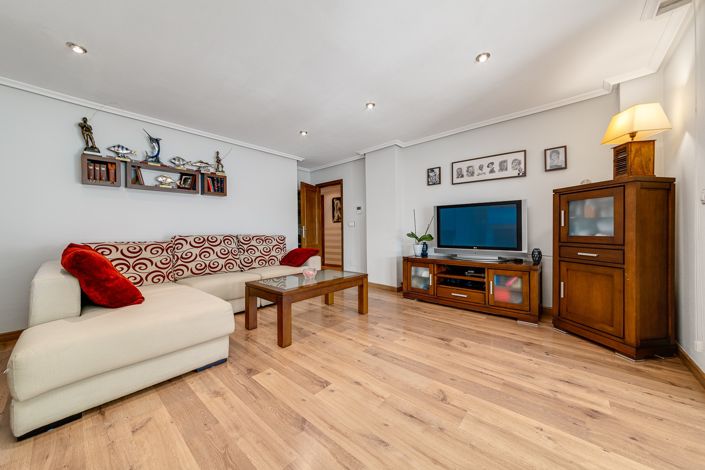 Image No.18-6 Bed Villa for sale