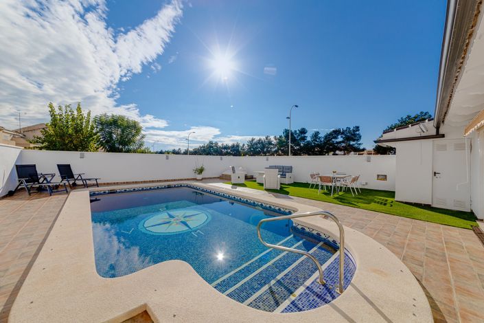 Image No.23-6 Bed Villa for sale