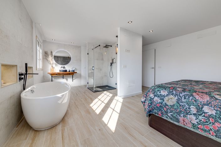 Image No.49-6 Bed Villa for sale