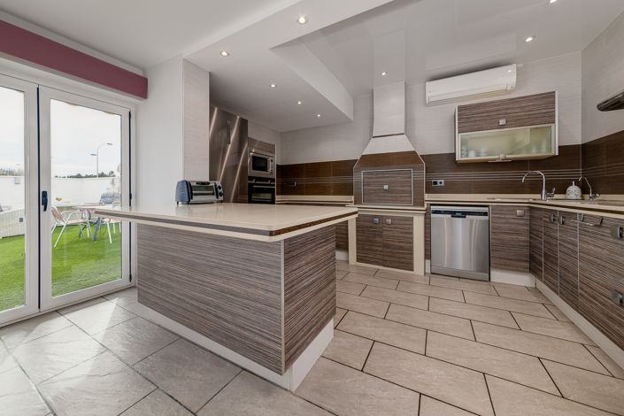 Image No.5-6 Bed Villa for sale