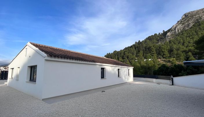 Image No.21-3 Bed Villa for sale