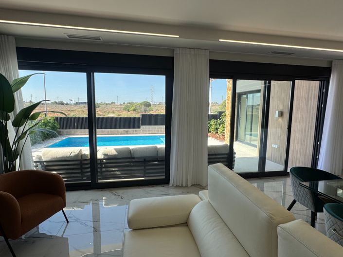 Image No.9-3 Bed Villa for sale