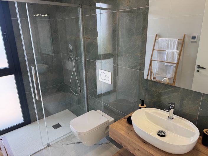 Image No.10-3 Bed Villa for sale