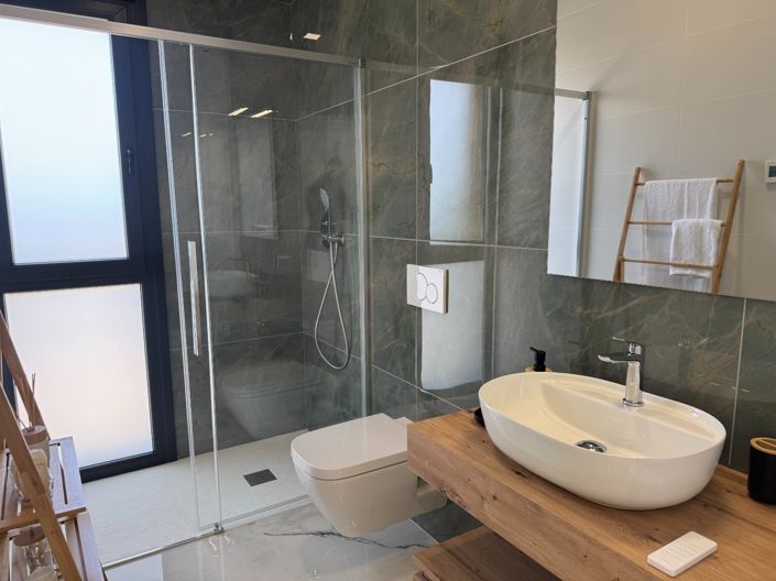 Image No.11-3 Bed Villa for sale