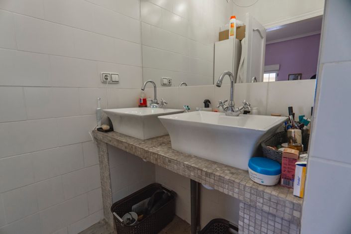 Image No.52-6 Bed Villa for sale