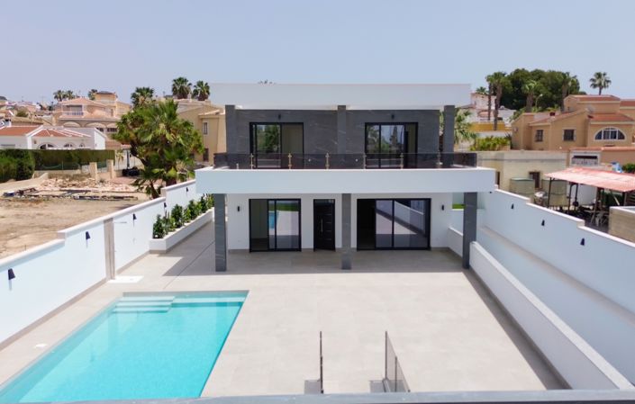 Image No.2-3 Bed Villa for sale