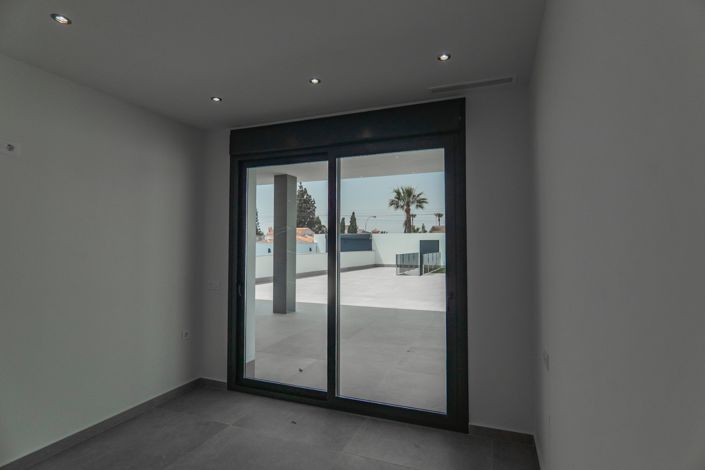 Image No.20-3 Bed Villa for sale