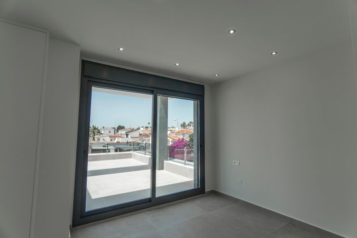 Image No.21-3 Bed Villa for sale