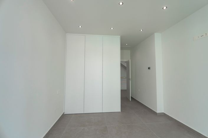 Image No.24-3 Bed Villa for sale