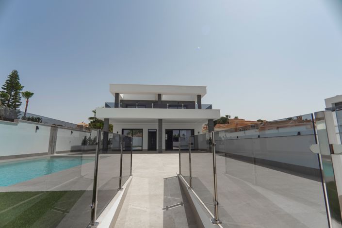 Image No.3-3 Bed Villa for sale