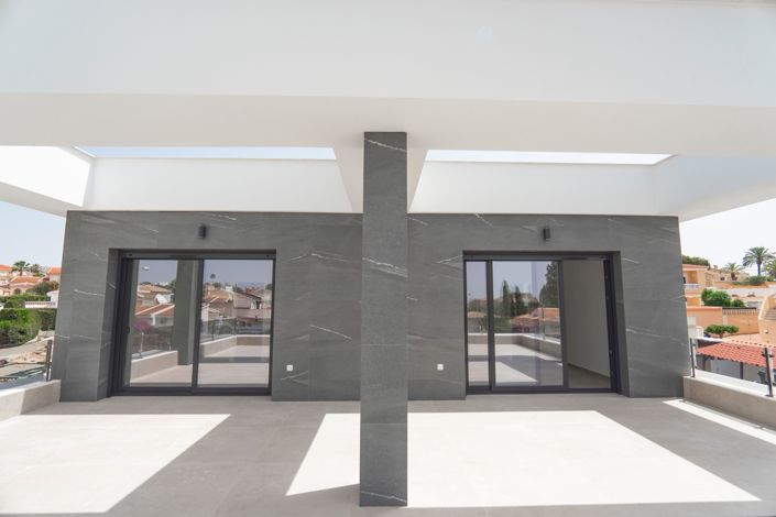 Image No.33-3 Bed Villa for sale