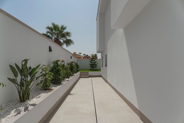 Image No.36-3 Bed Villa for sale