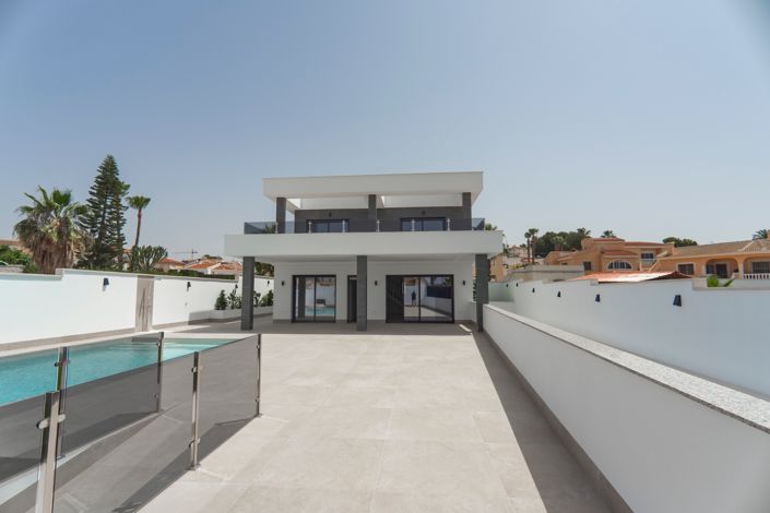 Image No.4-3 Bed Villa for sale