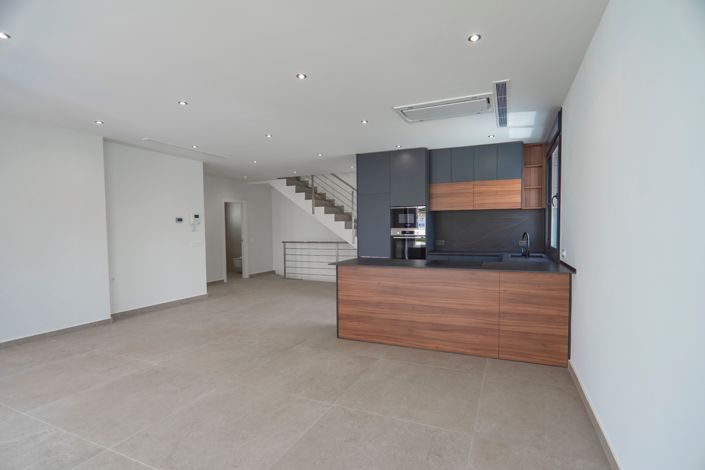 Image No.7-3 Bed Villa for sale