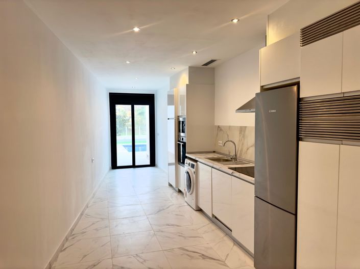 Image No.23-3 Bed Villa for sale