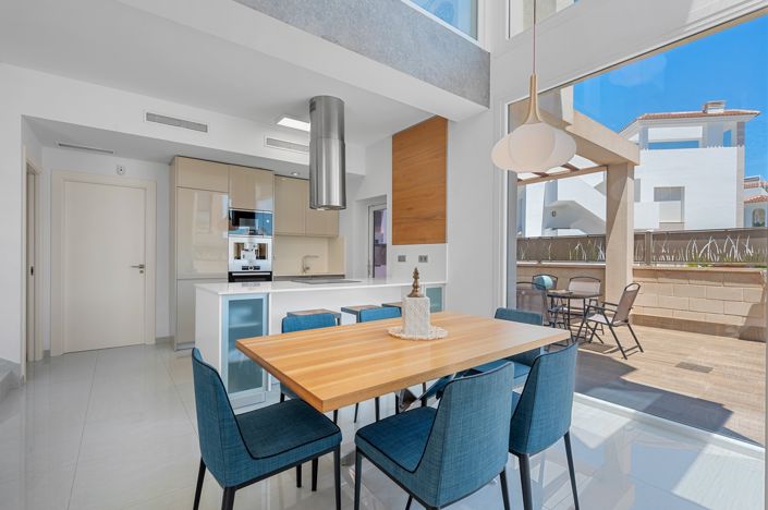 Image No.6-3 Bed Villa for sale