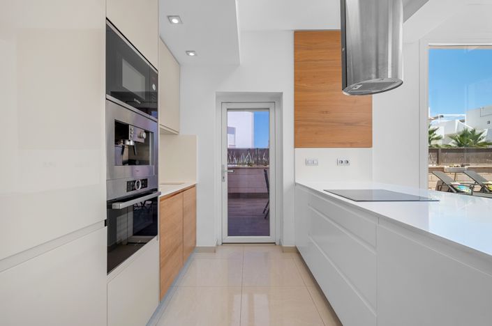 Image No.8-3 Bed Villa for sale