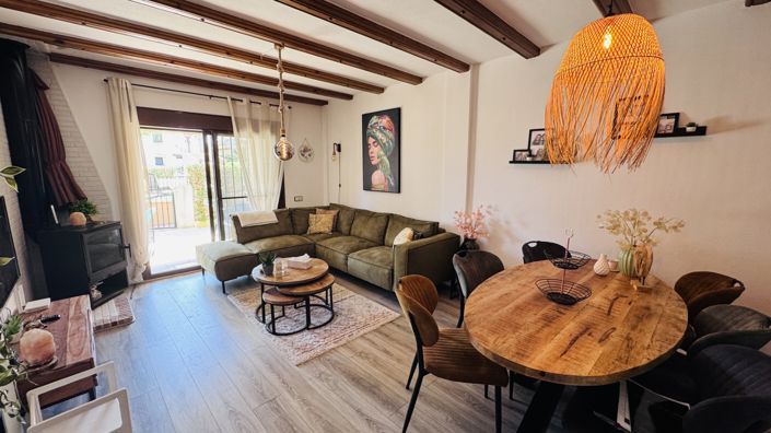 Image No.12-3 Bed Property for sale