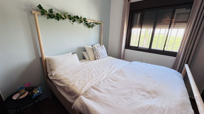 Image No.13-3 Bed Property for sale