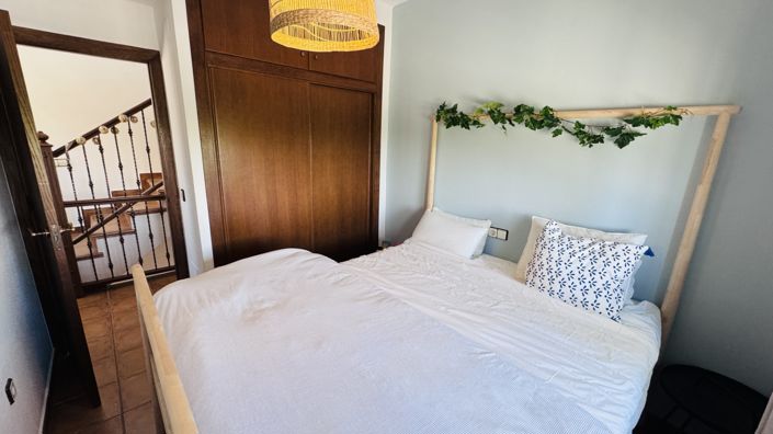 Image No.14-3 Bed Property for sale