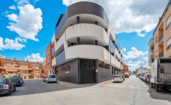 Image No.4-2 Bed Apartment for sale