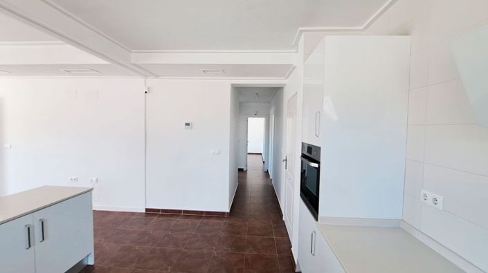 Image No.7-3 Bed Country Property for sale