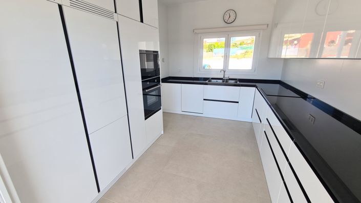 Image No.32-Villa for sale