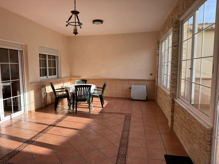 Image No.16-1 Bed Townhouse for sale