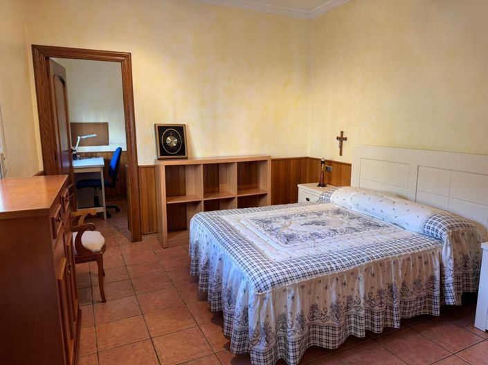 Image No.20-1 Bed Townhouse for sale