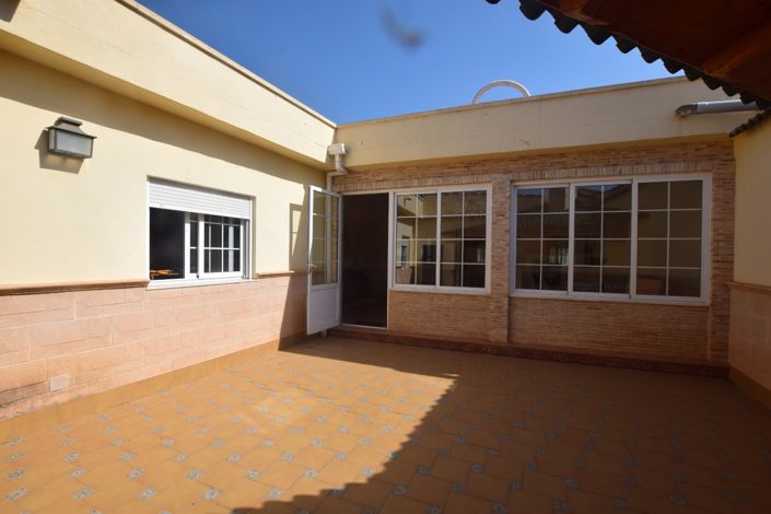 Image No.27-1 Bed Townhouse for sale