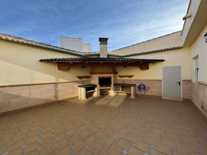 Image No.30-1 Bed Townhouse for sale
